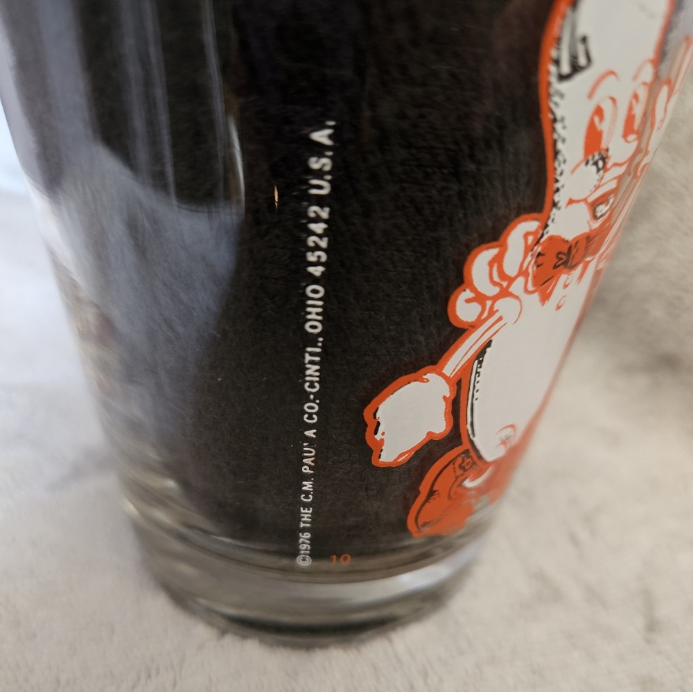 1976 " Old Bowlers never die..." Glass - Picture 7 of 8